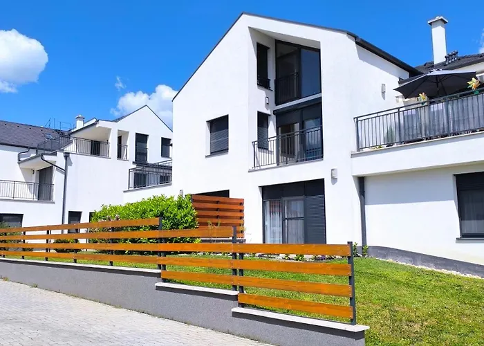 Blackbird Boutique *